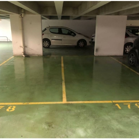 Annonces VILLEJUIF : Garage / Parking | PARIS (75011) | 12.00m2 | 110 € 