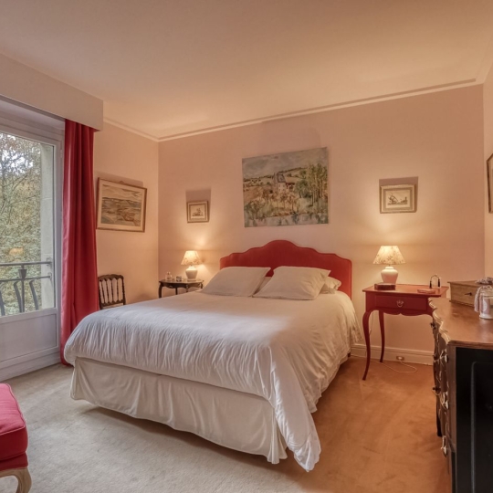  Annonces VILLEJUIF : Apartment | VILLE-D'AVRAY (92410) | 188 m2 | 5 060 &euro; 