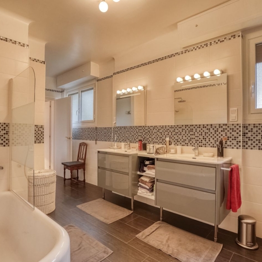  Annonces VILLEJUIF : Apartment | VILLE-D'AVRAY (92410) | 188 m2 | 5 060 &euro; 