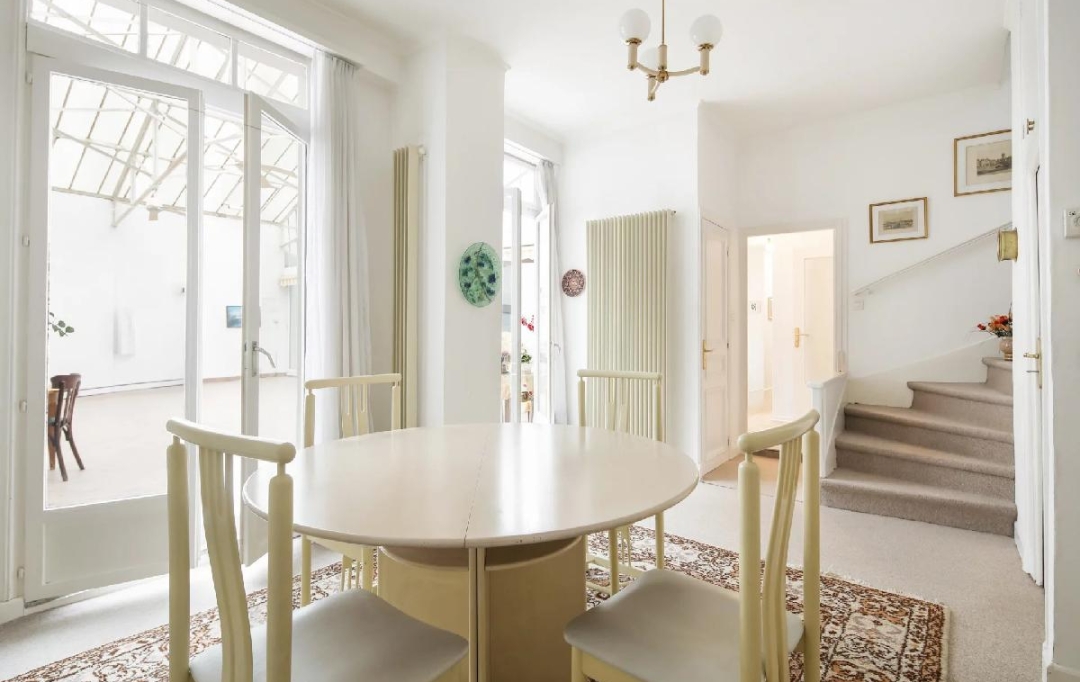Annonces VILLEJUIF : Maison / Villa | PARIS (75014) | 245 m2 | 2 850 000 &euro; 