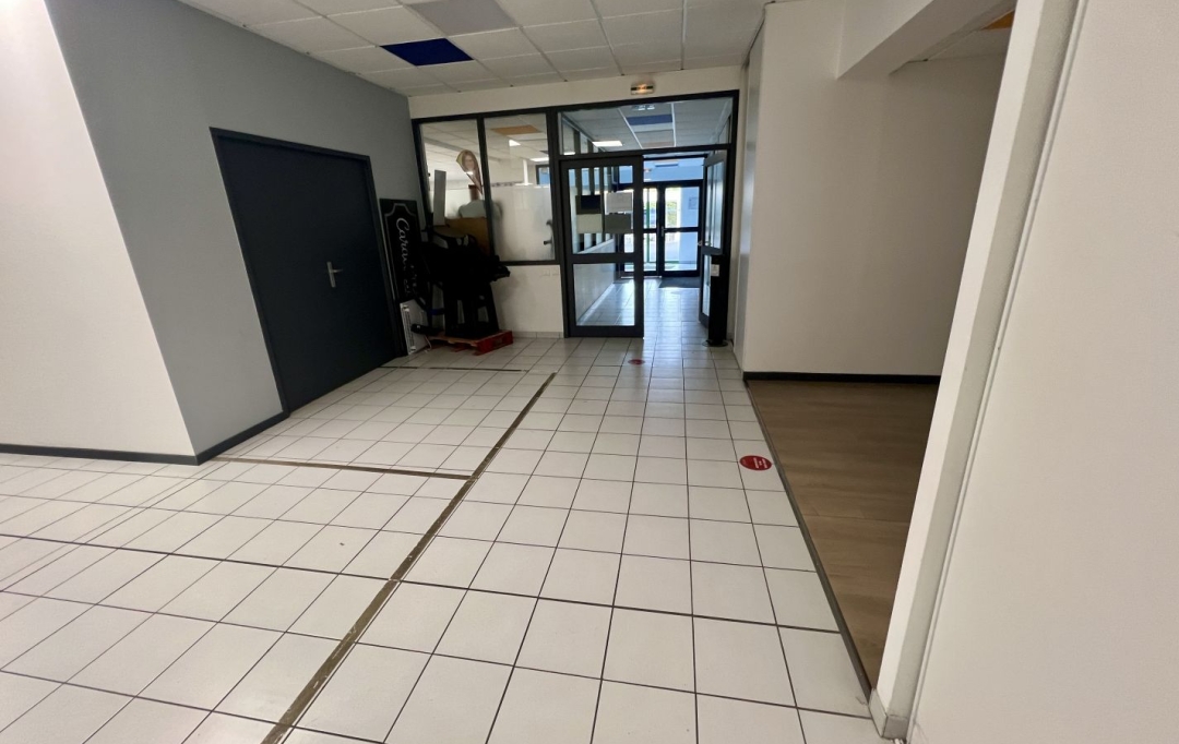 Annonces VILLEJUIF : Office | LES SORINIERES (44840) | 4 090 m2 | 2 995 000 &euro; 