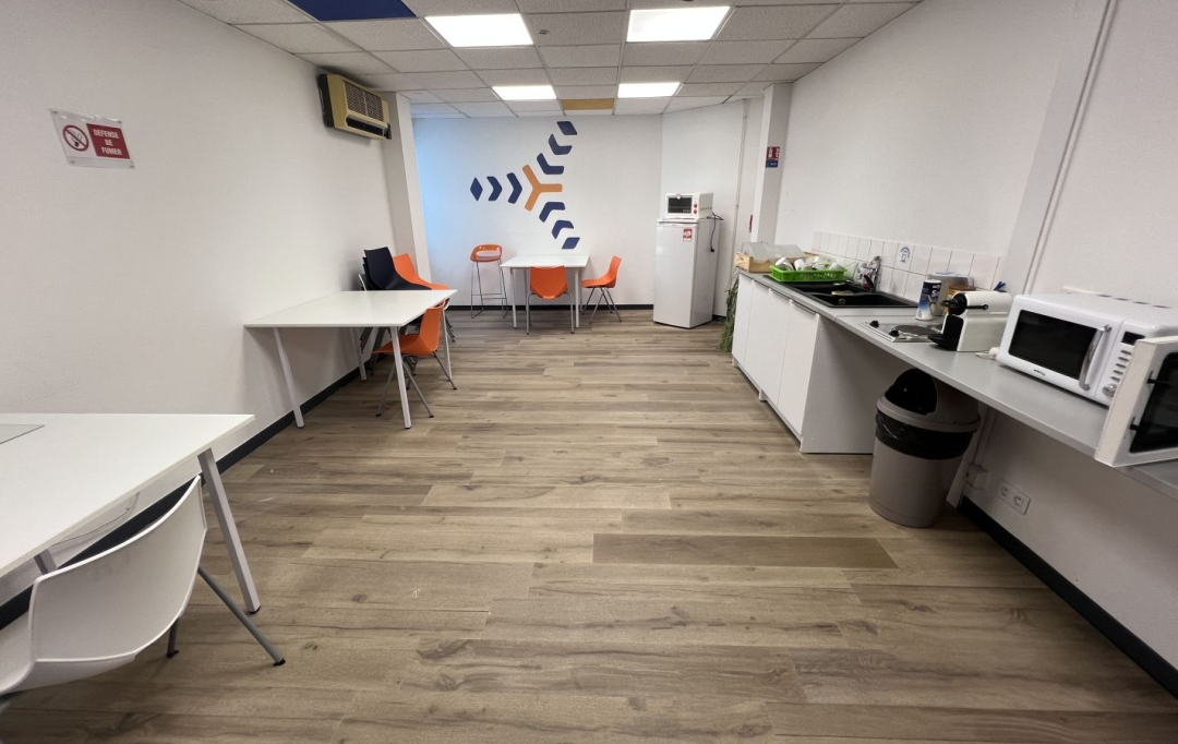 Annonces VILLEJUIF : Office | LES SORINIERES (44840) | 4 090 m2 | 2 995 000 &euro; 