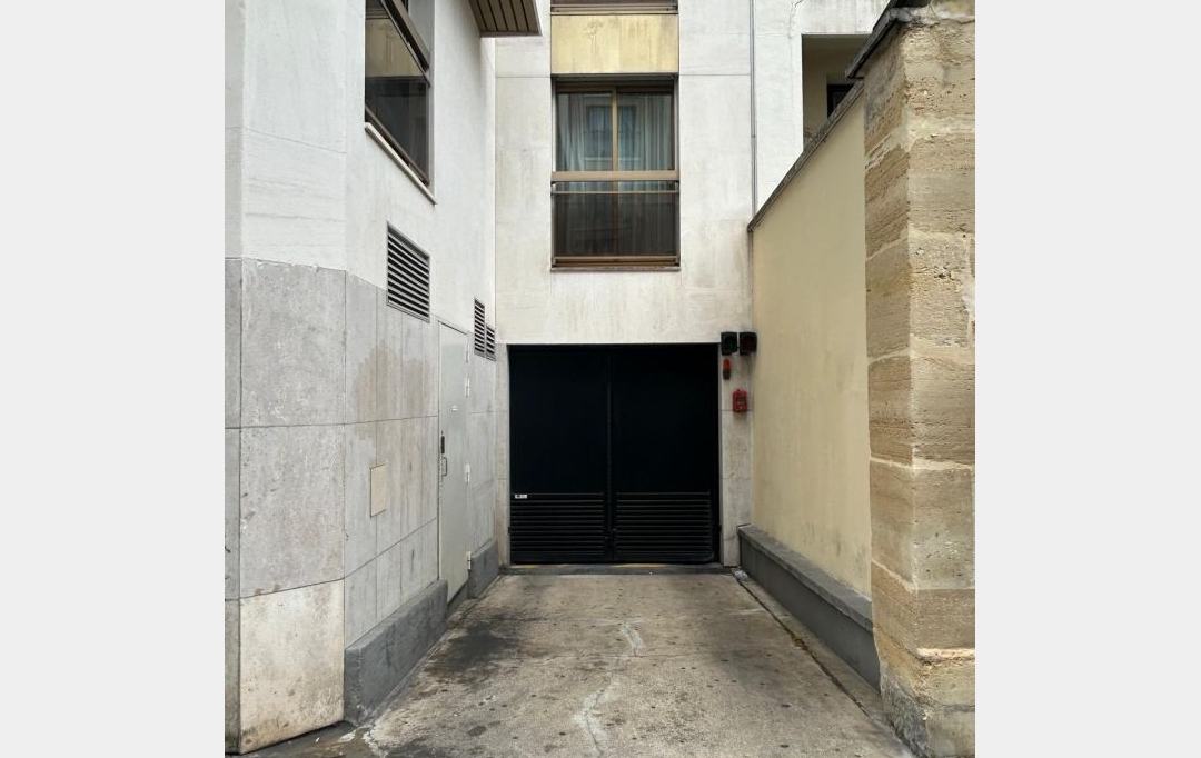 Annonces VILLEJUIF : Parking | PARIS (75015) | 12 m2 | 120 &euro; 