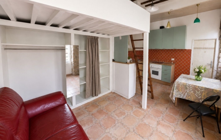 Studio   PARIS  22 m2 195 000 € 